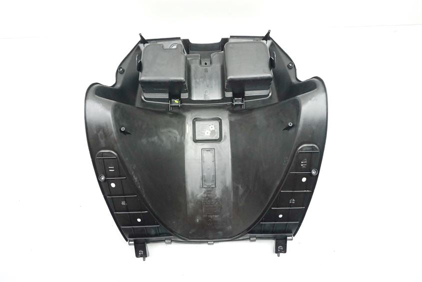 DAELIM OTELLO SG 125 F VERKLEIDUNG FUßRAUM MITTE ABDECKUNG BEINSCHILD TRITTBRETT
