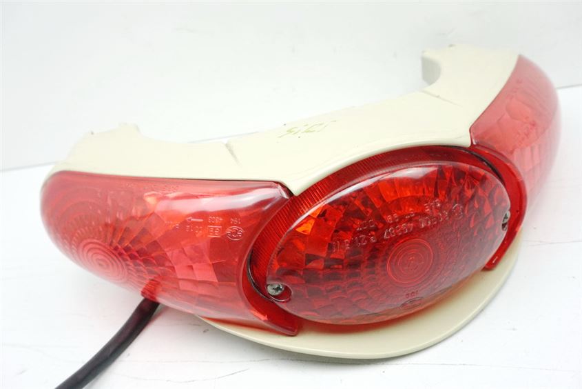 APRILIA SCARABEO 50 ZD4SC RÜCKLICHT TAIL LIGHT REAR LAMPE