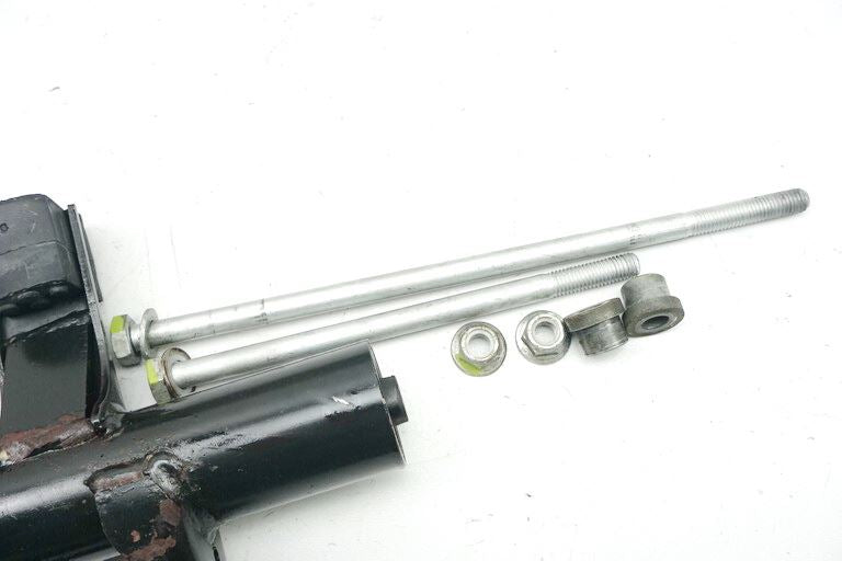 APRILIA SCARABEO 50 ZD4SC HALTERUNG MOTOR ACHSE BOLZEN SCHRAUBEN