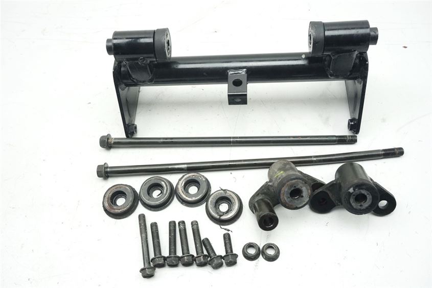 KAWASAKI VN 1600 CLASSIC TOURER VNT60A HALTERUNG MOTOR ACHSE BOLZEN SCHRAUBEN