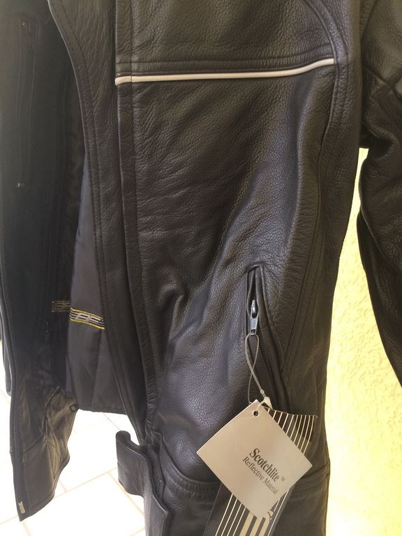 MOTORCYCLE LEATHER JACKET - WOMEN - AS NEW - SIZE 44