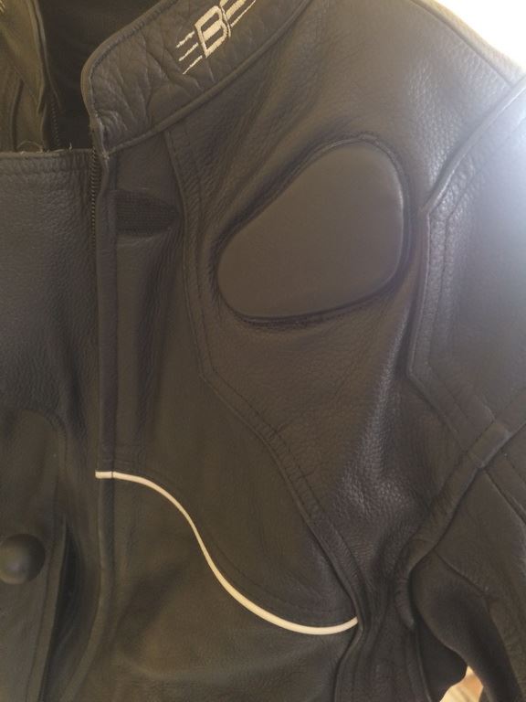 MOTORRADJACKE - MOTORRADLEDERJACKE - NEUWERTIG - GRÖßE 38