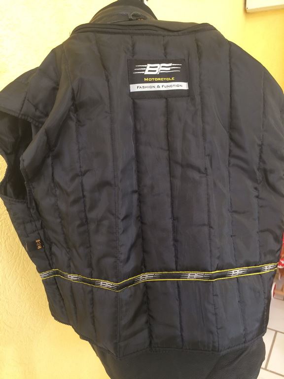 MOTORRADJACKE - MOTORRADLEDERJACKE - NEUWERTIG - GRÖßE 38