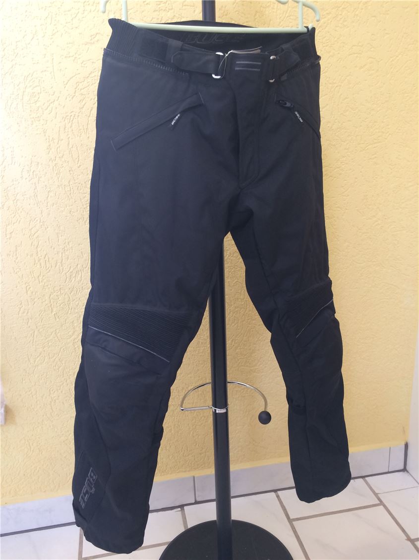 PANTALONES DE MOTO - BÜSE - COMO NUEVOS - TALLA 50