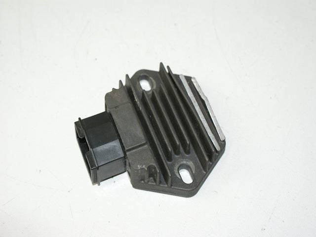 HONDA FES 125 JF05 PANTHEON LADEREGLER REGLER