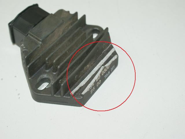 HONDA FES 125 JF05 PANTHEON LADEREGLER REGLER