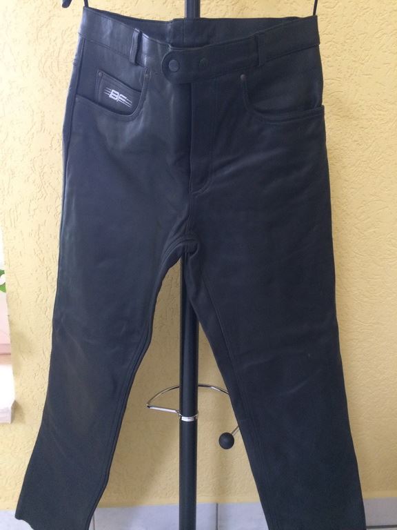 PANTALÓN DE MOTO - PANTALÓN DE CUERO - COMO NUEVO - TALLA 50