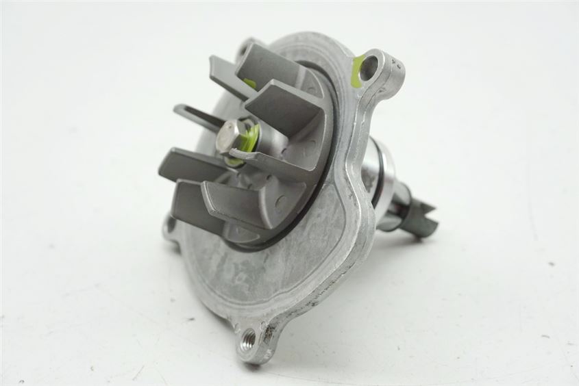 SUZUKI GSR 600 ABS WVB9 BOMBA DE AGUA