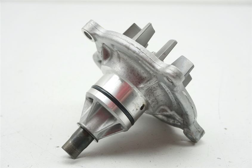 SUZUKI GSR 600 ABS WVB9 BOMBA DE AGUA