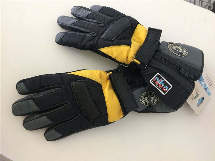 MOTORCYCLE GLOVES - ORINA - SIZE 8 - AS NEW