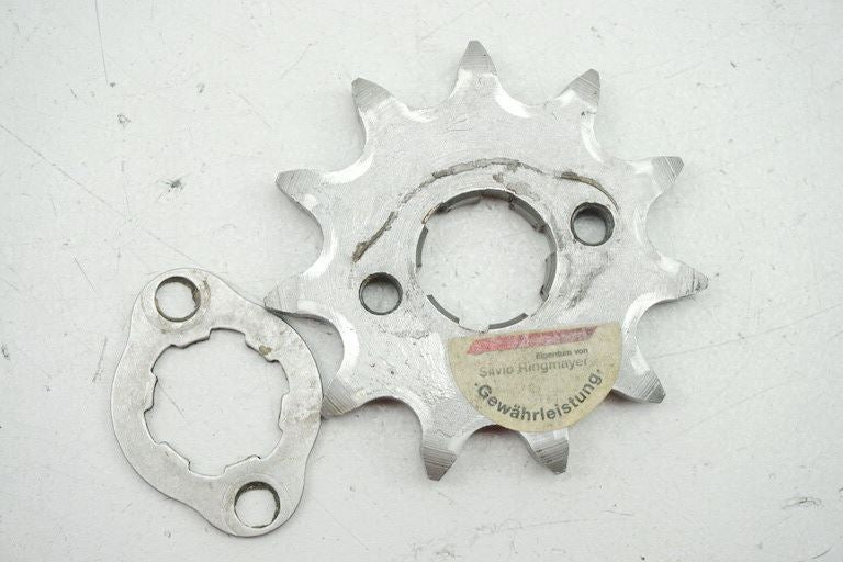 HONDA CA125 JC26 REBEL PIÑÓN DELANTERO 11