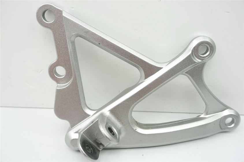 YAMAHA YZF R1 RN22 RN221 SOPORTE ESTRIBERA DERECHO CONDUCTOR PLACA ESTRIBERA