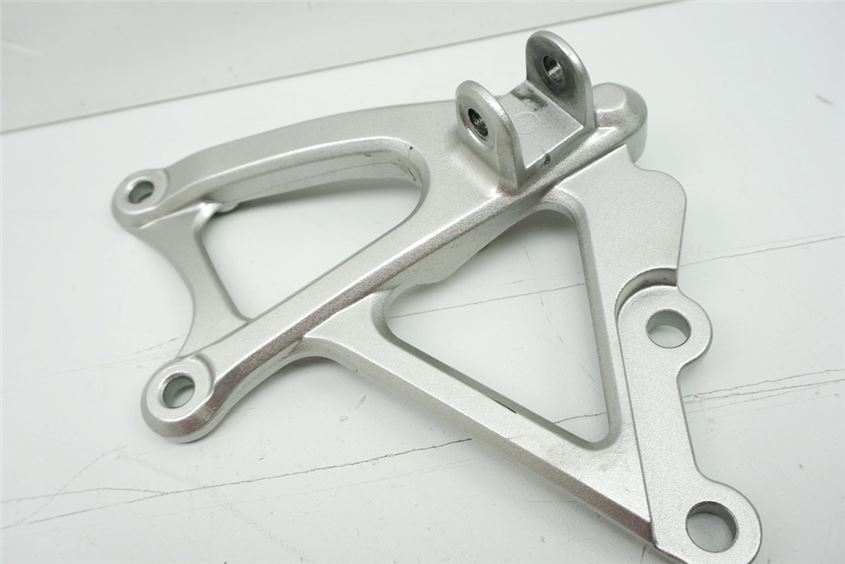 YAMAHA YZF R1 RN22 RN221 SOPORTE ESTRIBERA DERECHO CONDUCTOR PLACA ESTRIBERA