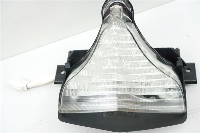 YAMAHA YZF R1 RN22 RN221 LUZ TRASERA LUZ TRASERA POSTERIOR