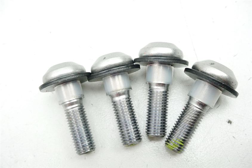 YAMAHA YZF R1 RN22 RN221 TORNILLOS SUBCHASIS