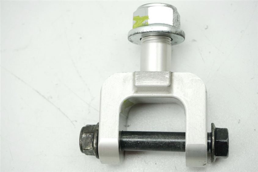 SOPORTE AMORTIGUADOR SUPERIOR YAMAHA YZF R1 RN22 RN221