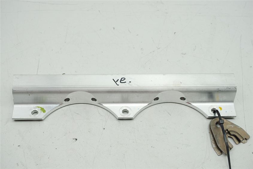 HONDA GL 1800 SC47 A ABS GOLDWING INJECTION RAIL RIGHT BRACKET INJECTORS