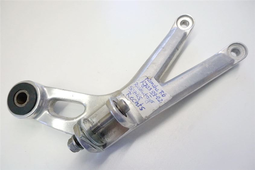 YAMAHA R6 RJ03 SOPORTE ESTRIBERA DERECHA PASAJERO PLACA ESTRIBERA