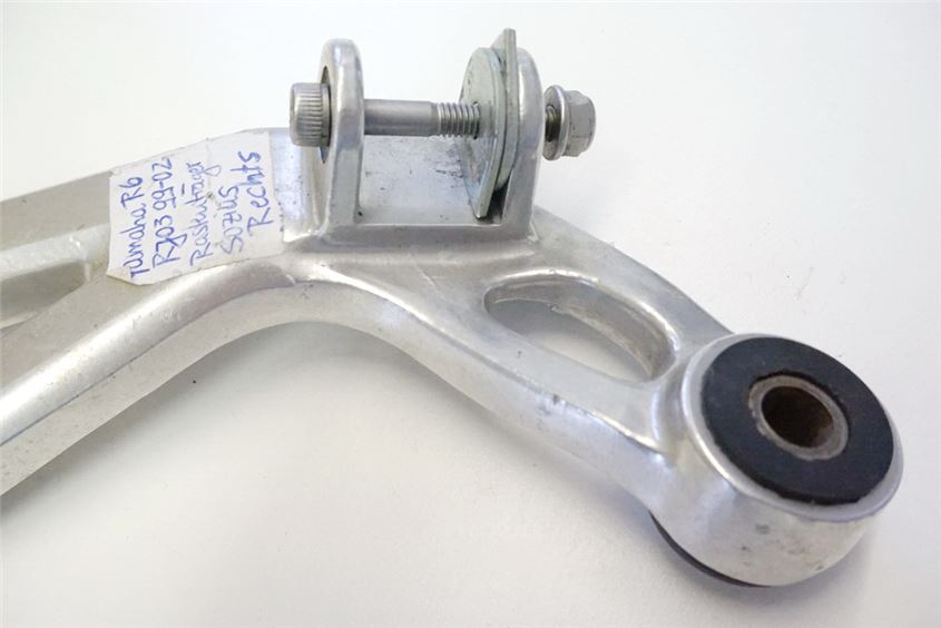 YAMAHA R6 RJ03 SOPORTE ESTRIBERA DERECHA PASAJERO PLACA ESTRIBERA