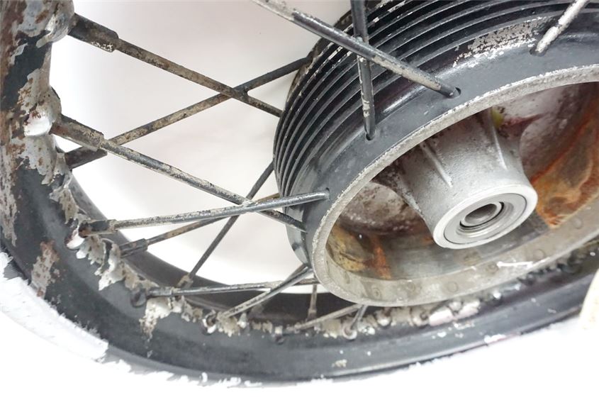 CAGIVA ROADSTER 125 FELGE HINTEN HINTERRAD WHEEL
