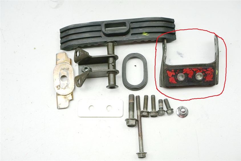 YAMAHA YZF 600 4TV THUNDERCAT SOPORTE DEPÓSITO GOMAS TORNILLOS FIJACIÓN