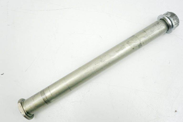 YAMAHA MT01 RP18 REAR AXLE SPINDLE