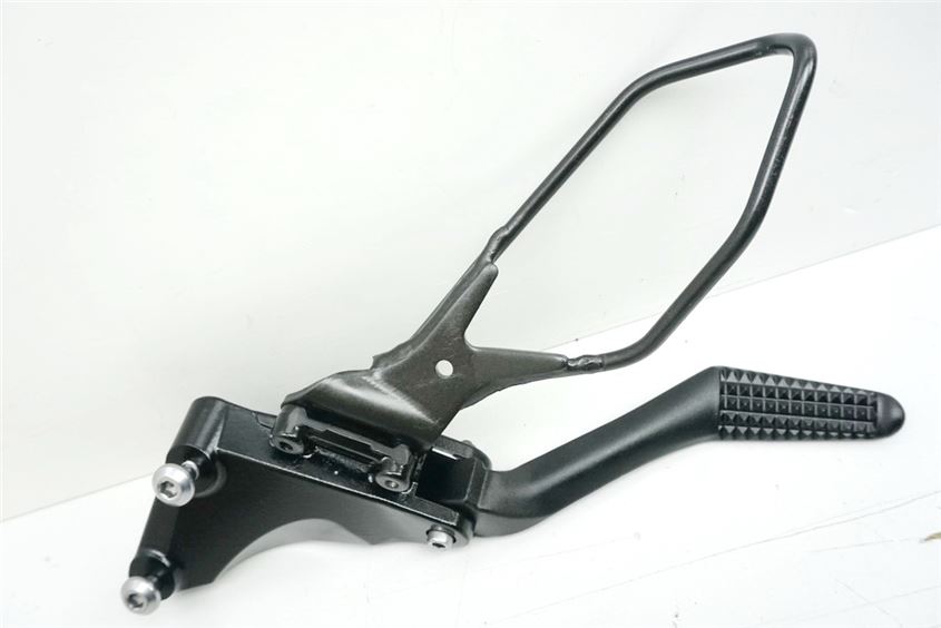YAMAHA MT01 RP18 REPOSAPIÉS PASAJERO IZQUIERDO ESTRIBERA SOPORTE ASIDERO