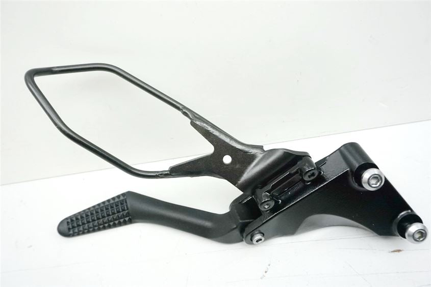 YAMAHA MT01 RP18 REPOSAPIÉS PASAJERO DERECHO SOPORTE ESTRIBERA ASA DE AGARRE