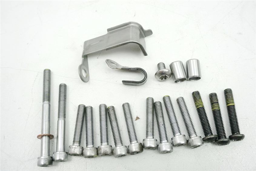 YAMAHA MT01 RP18 TORNILLOS TAPA ENCENDIDO ESTATOR