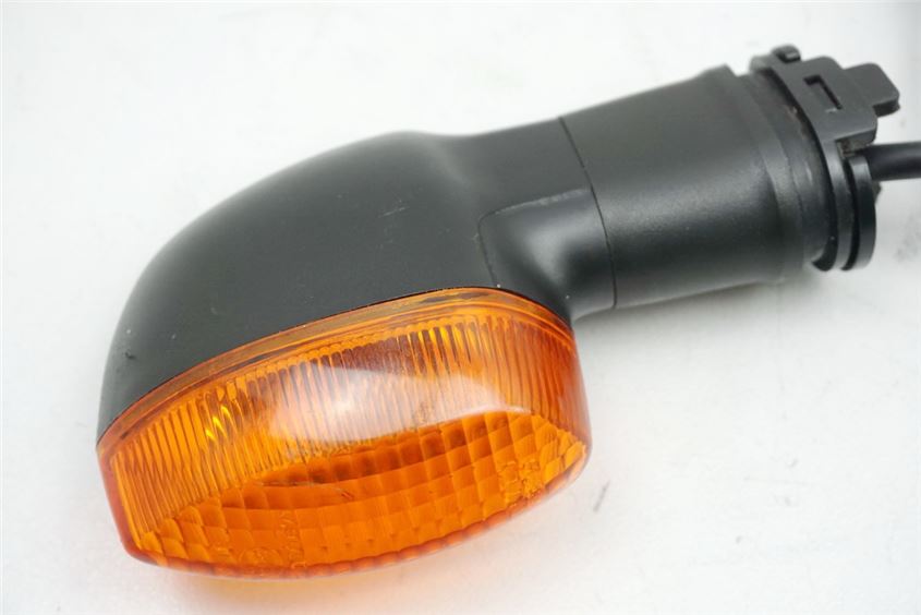 YAMAHA MT01 RP18 INTERMITENTE TRASERO IZQUIERDO