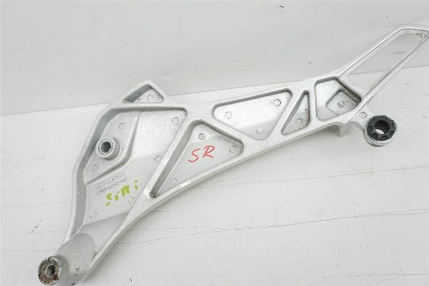 KYMCO NEXXON 50 CK50Q-B PASSENGER FOOTREST PLATE RIGHT HOLDER FOOTREST