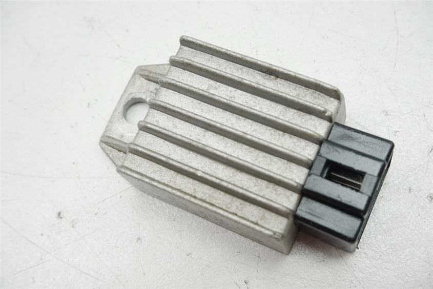 KYMCO NEXXON 50 CK50Q-B LADEREGLER REGLER GLEICHRICHTER