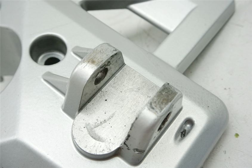 BMW R 850 R 259 FOOTREST PLATE RIDER LEFT FOOTREST BRACKET HOLDER FOOTREST