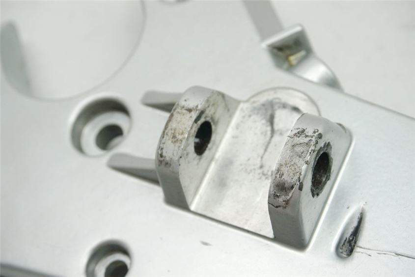 BMW R 850 R 259 FOOTREST PLATE RIDER RIGHT FOOTREST BRACKET HOLDER FOOTREST