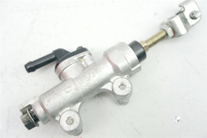 HONDA CBR 125 JC34 CILINDRO MAESTRO FRENO TRASERO BOMBA DE FRENO