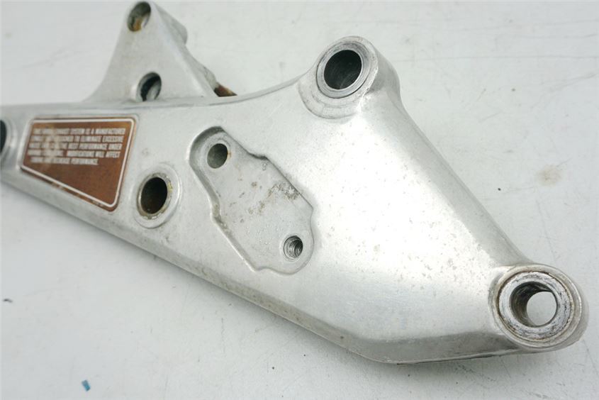 HONDA CB 750 F RC04 BOLDOR FOOTREST PLATE RIDER RIGHT FOOTREST BRACKET