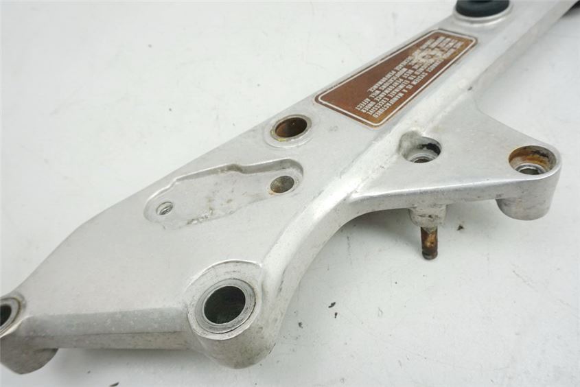 HONDA CB 750 F RC04 BOLDOR FOOTREST PLATE RIDER RIGHT FOOTREST BRACKET