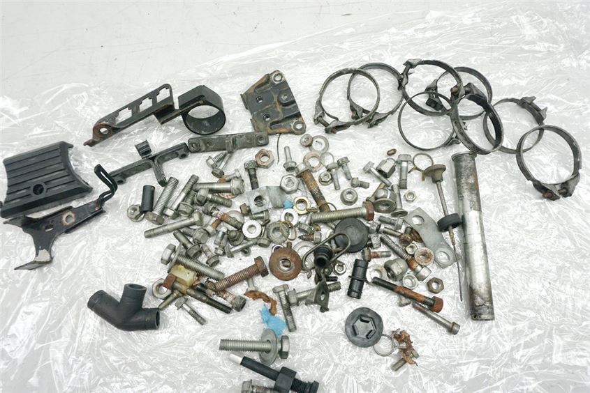 HONDA CB 750 F RC04 BOLDOR TORNILLOS Y PIEZAS PEQUEÑAS