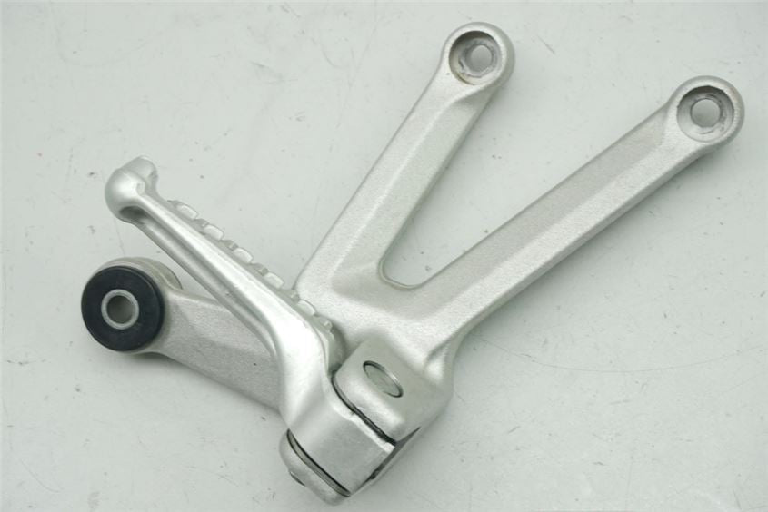 APRILIA RSV 1000 RR ZD4RR REPOSAPIÉS ACOMPAÑANTE DERECHO SOPORTE REPOSAPIÉS