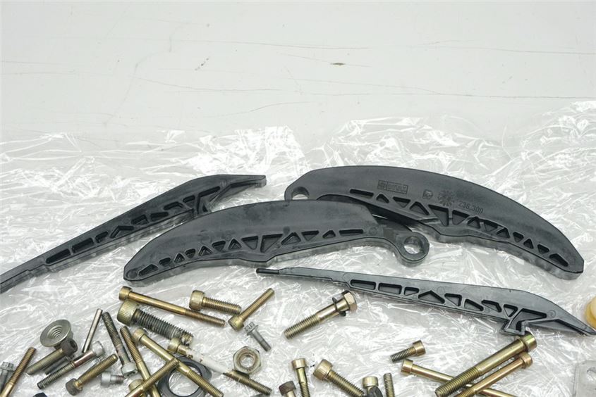 APRILIA RSV 1000 RR ZD4RR TORNILLOS Y PIEZAS PEQUEÑAS - MOTOR