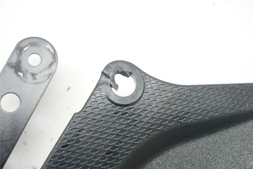 APRILIA RSV 1000 RR ZD4RR PROTECTOR DE CADENA INFERIOR BASCULANTE