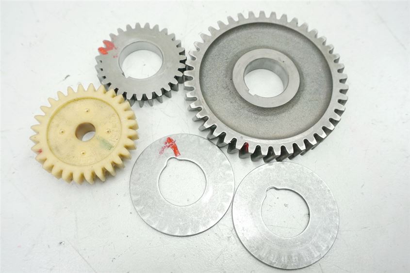APRILIA RSV 1000 RR ZD4RR ZAHNRAD BALANCER WELLE ANTRIEBSRAD RITZEL