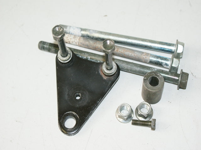 SUZUKI VL 800 WVBM INTRUDER VOLUSIA AXLE BRACKET ENGINE MOUNT