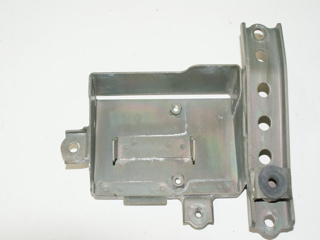SUZUKI VL 800 WVBM INTRUDER VOLUSIA REGULATOR BRACKET HOLDER