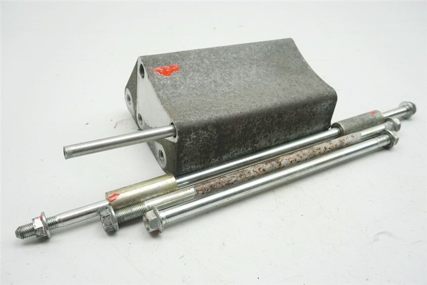 HONDA FJS 600 PF01 SILVER WING SOPORTE MOTOR EJE PERNO