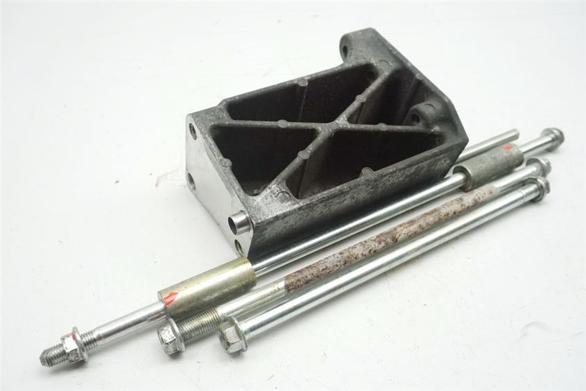 HONDA FJS 600 PF01 SILVER WING BRACKET HOLDER ENGINE AXLE BOLT