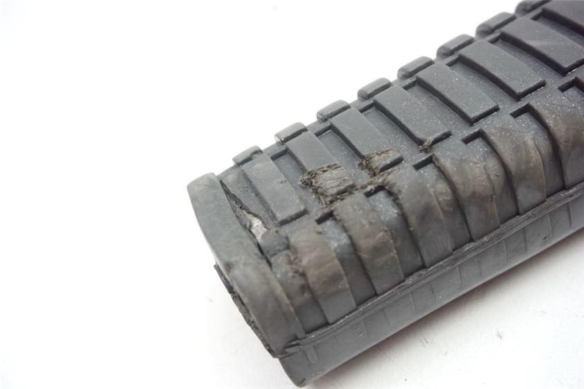 KAWASAKI Z 400 J KZ 400 J REPOSAPIÉS PASAJERO IZQUIERDO