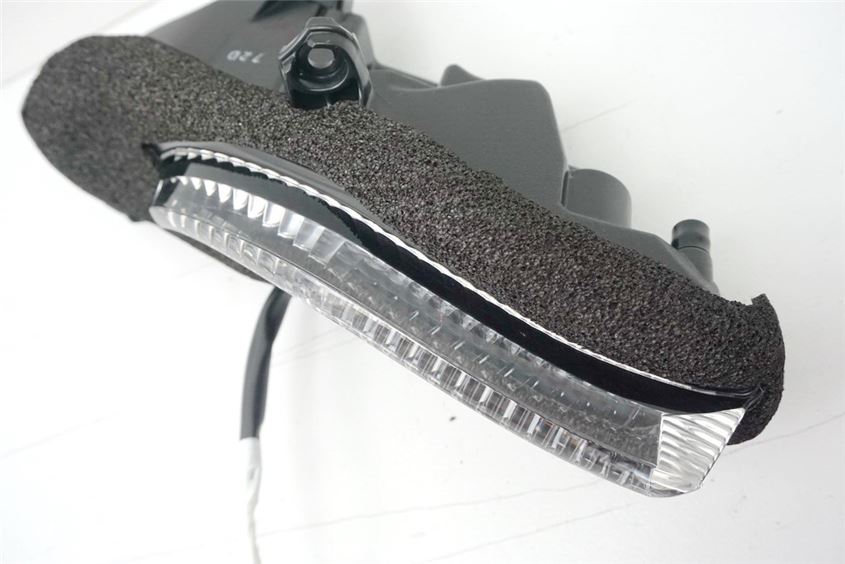 YAMAHA YZF R6 RJ27 STANDLICHT LINKS LAMPE SCHEINWERFER
