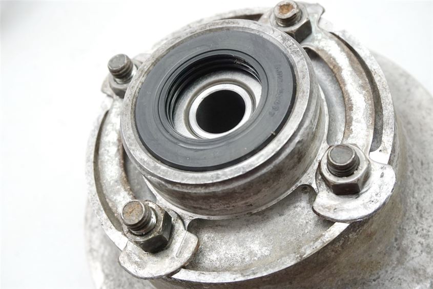 SUZUKI RG 80 GAMMA NC11A SOPORTE DE LA CORONA PIÑÓN