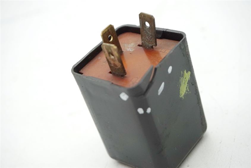 SUZUKI RG 80 GAMMA NC11A FLASHER RELAY INDICATOR RELAY